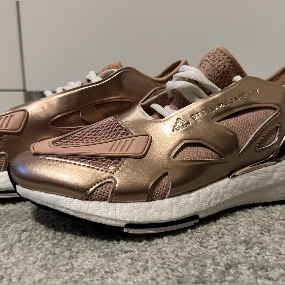 Stella McCartney Metallic Rose Sneakers - USW6.5